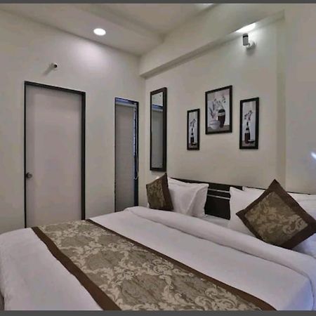 Oyo 80228 Hotel Richa Hālol Zewnętrze zdjęcie