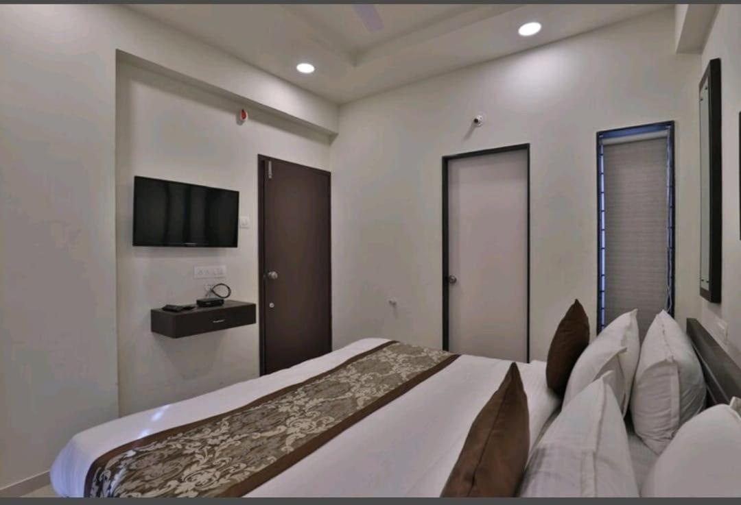 Oyo 80228 Hotel Richa Hālol Zewnętrze zdjęcie