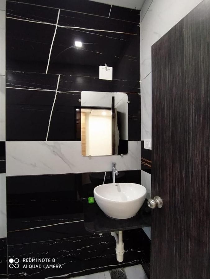 Oyo 80228 Hotel Richa Hālol Zewnętrze zdjęcie